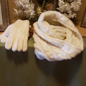 Scarf/Glove/Set
